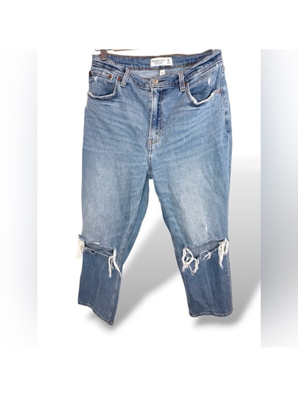 A&F Curve Love Ultra High-Rise Ankle Straight Jeans Light Wash Size 29 / 8S
